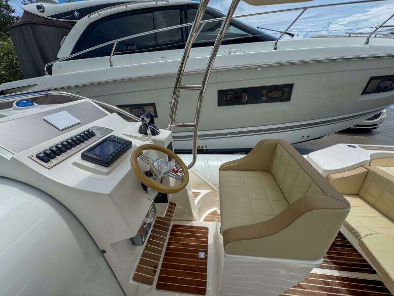 35ft Tender Yacht For Sale