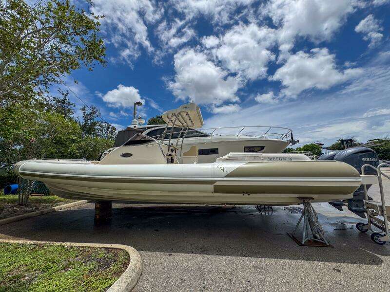 35ft Tender Yacht For Sale