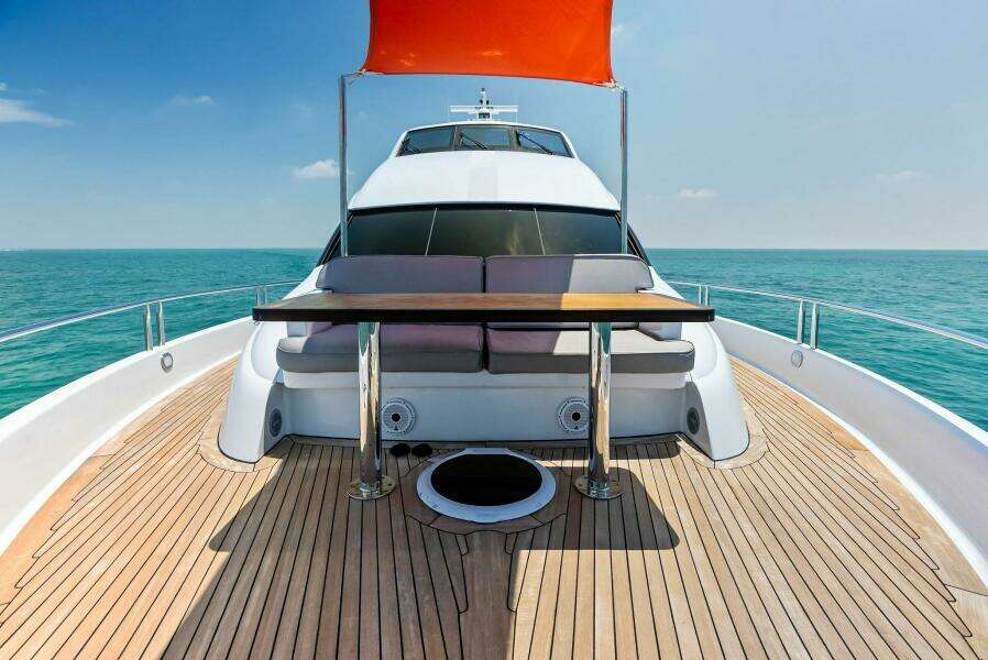 Voyager 84ft Lazzara Yachts Yacht For Sale