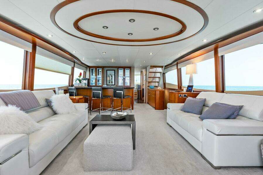 Voyager 84ft Lazzara Yachts Yacht For Sale