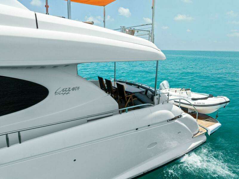 Voyager 84ft Lazzara Yachts Yacht For Sale
