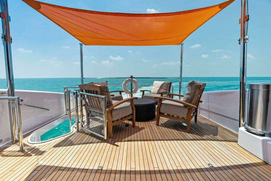 Voyager 84ft Lazzara Yachts Yacht For Sale