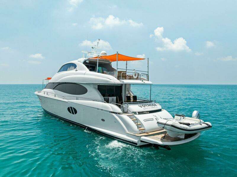 Voyager 84ft Lazzara Yachts Yacht For Sale