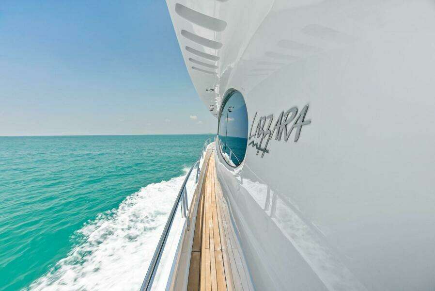 Voyager 84ft Lazzara Yachts Yacht For Sale