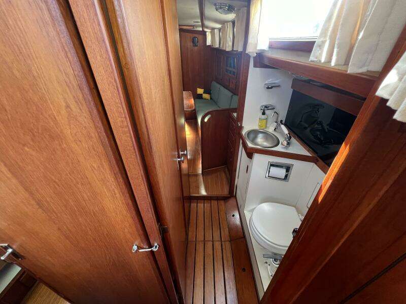 Sirius 38ft Sabre Yacht For Sale