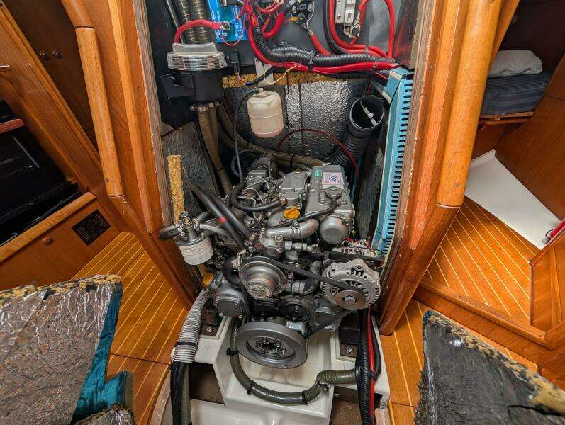 Wahoo 43ft Jeanneau Yacht For Sale