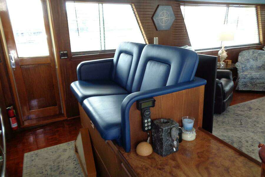 Ivory Lady 70ft Hatteras Yacht For Sale