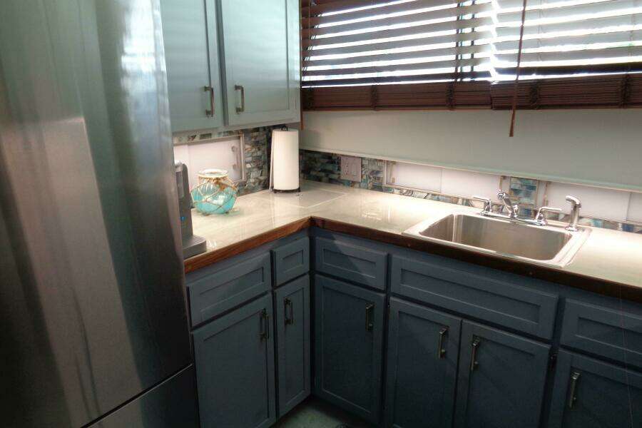 Ivory Lady 70ft Hatteras Yacht For Sale