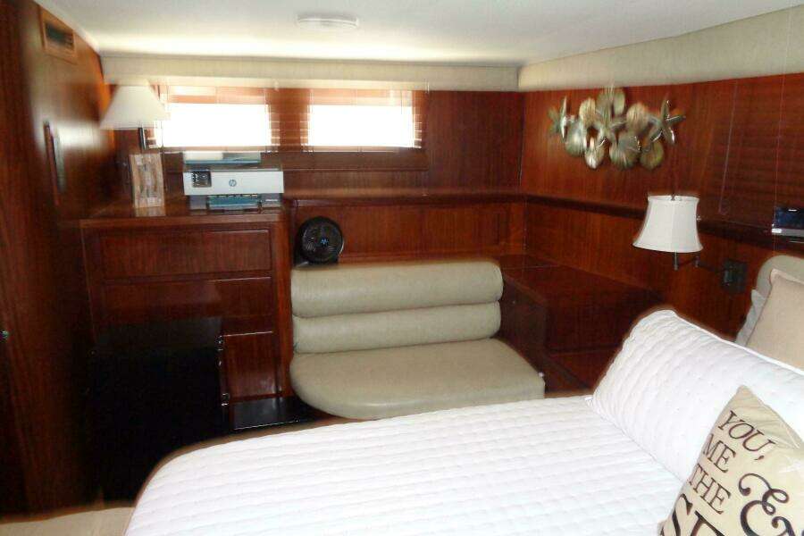 Ivory Lady 70ft Hatteras Yacht For Sale