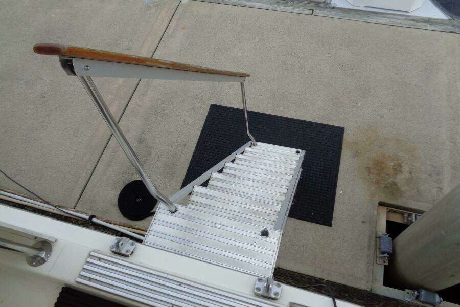 Ivory Lady 70ft Hatteras Yacht For Sale