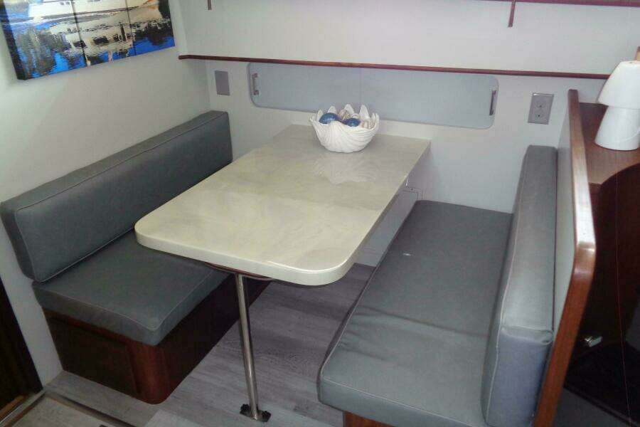 Ivory Lady 70ft Hatteras Yacht For Sale