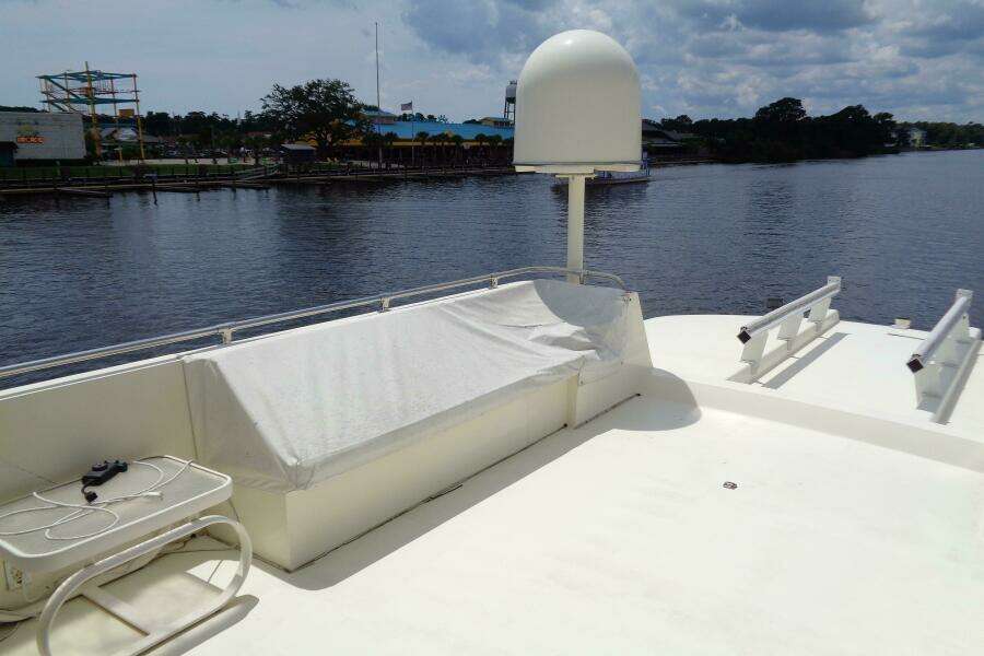 Ivory Lady 70ft Hatteras Yacht For Sale