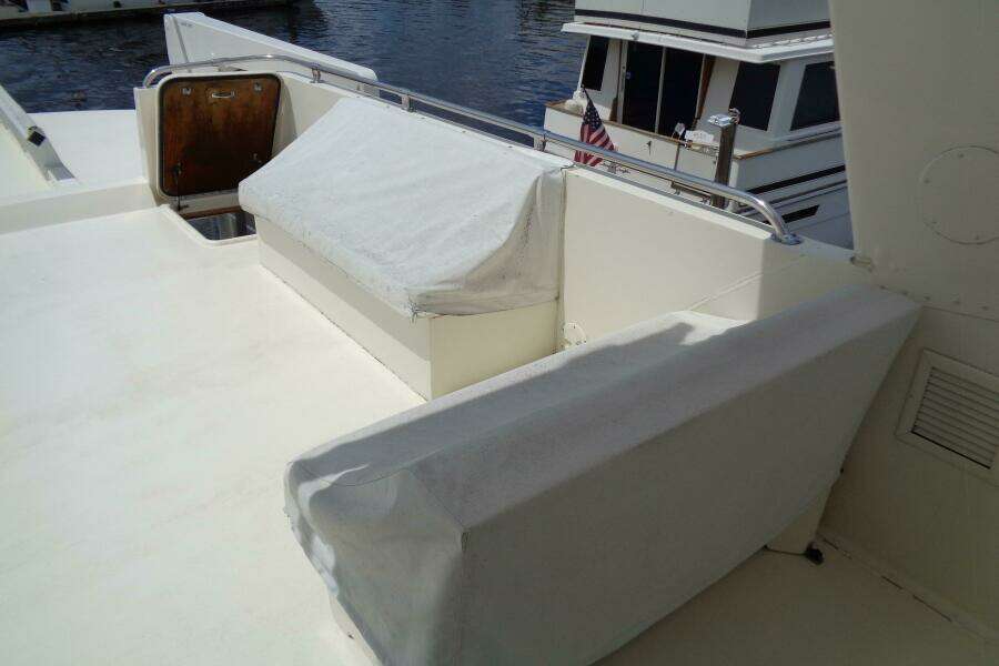 Ivory Lady 70ft Hatteras Yacht For Sale