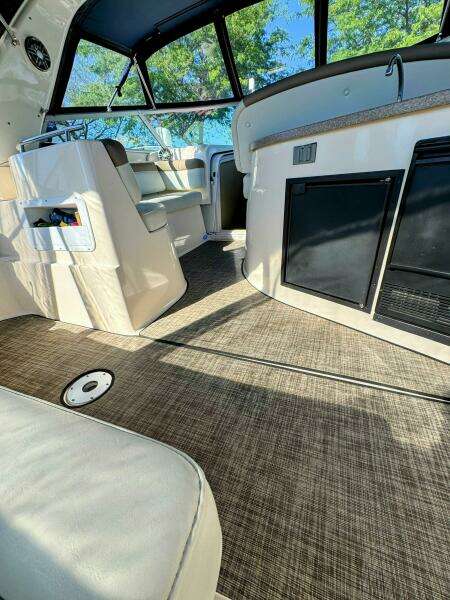 34ft Rinker Yacht For Sale