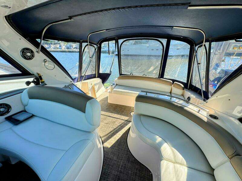 34ft Rinker Yacht For Sale