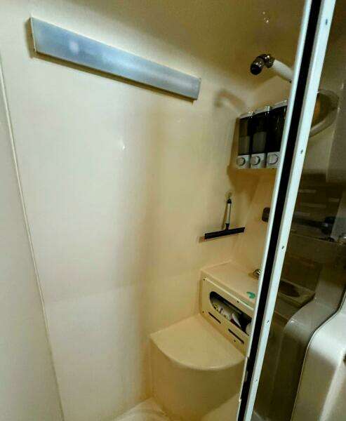 34ft Rinker Yacht For Sale