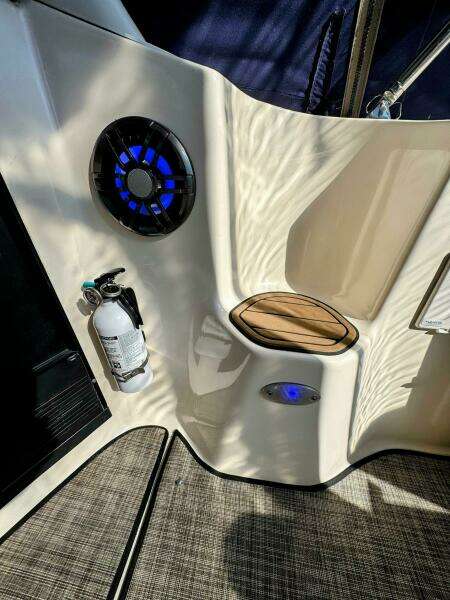 34ft Rinker Yacht For Sale