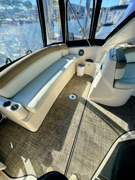 34ft Rinker Yacht For Sale