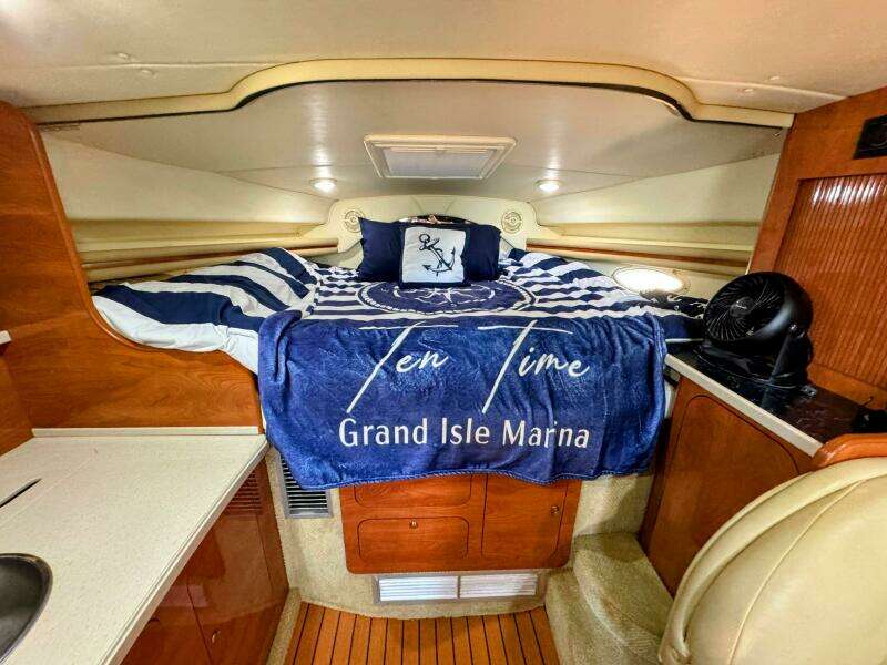 34ft Rinker Yacht For Sale