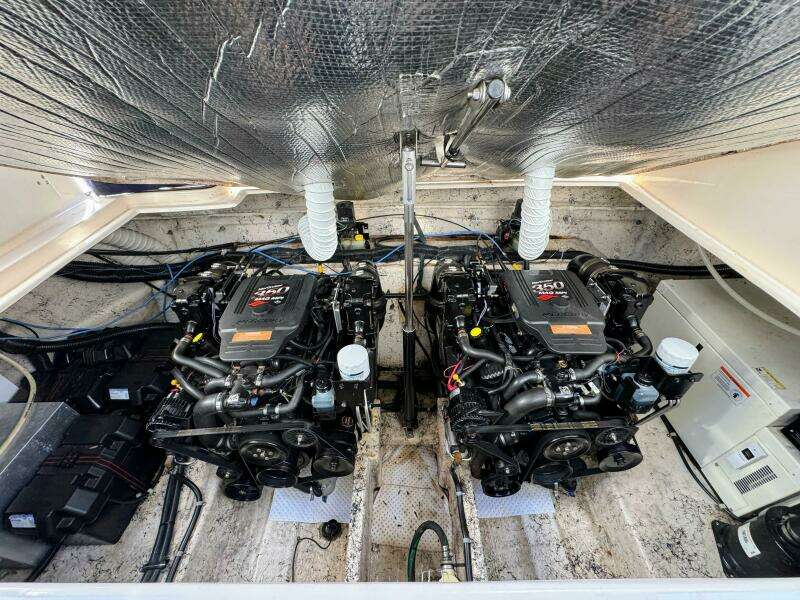 34ft Rinker Yacht For Sale