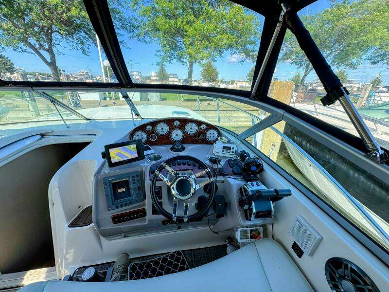 34ft Rinker Yacht For Sale