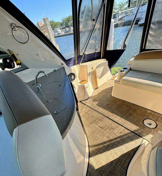34ft Rinker Yacht For Sale