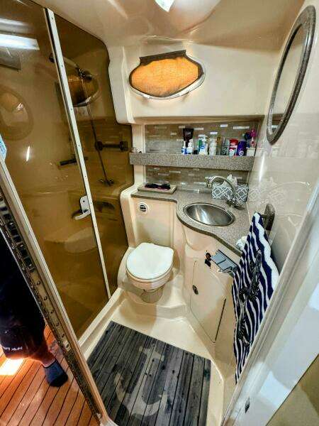 34ft Rinker Yacht For Sale