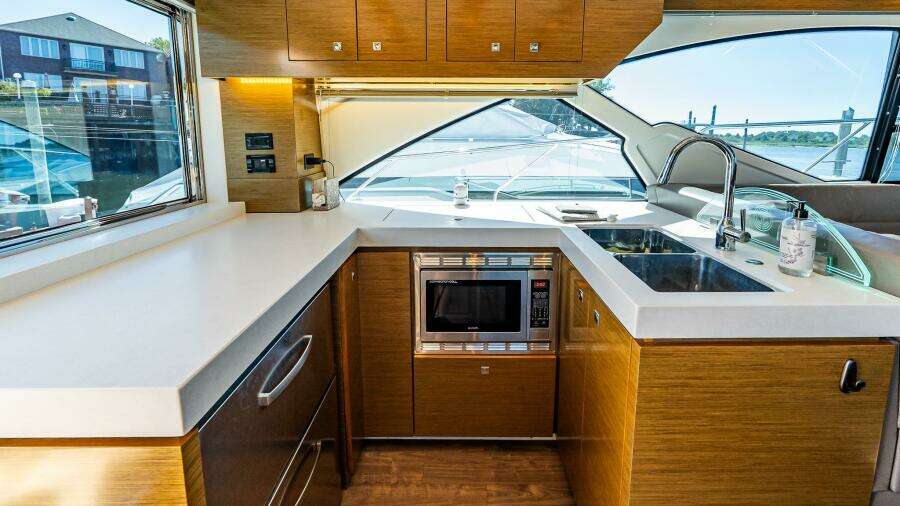 My Way 54ft Cruisers Yachts Yacht For Sale