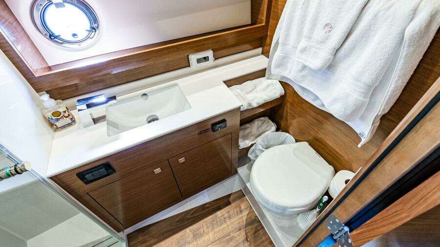 My Way 54ft Cruisers Yachts Yacht For Sale