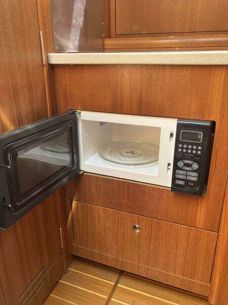 INCONCEIVABLE 30ft Hunter Yacht For Sale