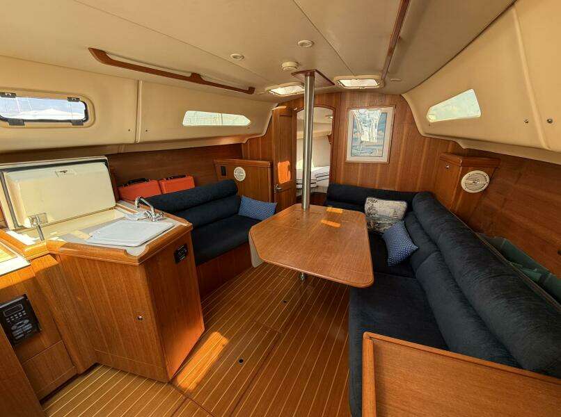 INCONCEIVABLE 30ft Hunter Yacht For Sale