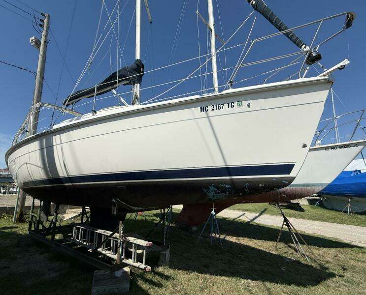 INCONCEIVABLE 30ft Hunter Yacht For Sale