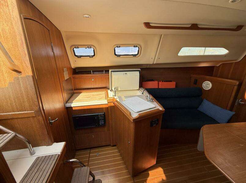INCONCEIVABLE 30ft Hunter Yacht For Sale