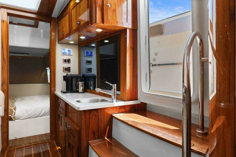 65ft HCB Yacht For Sale