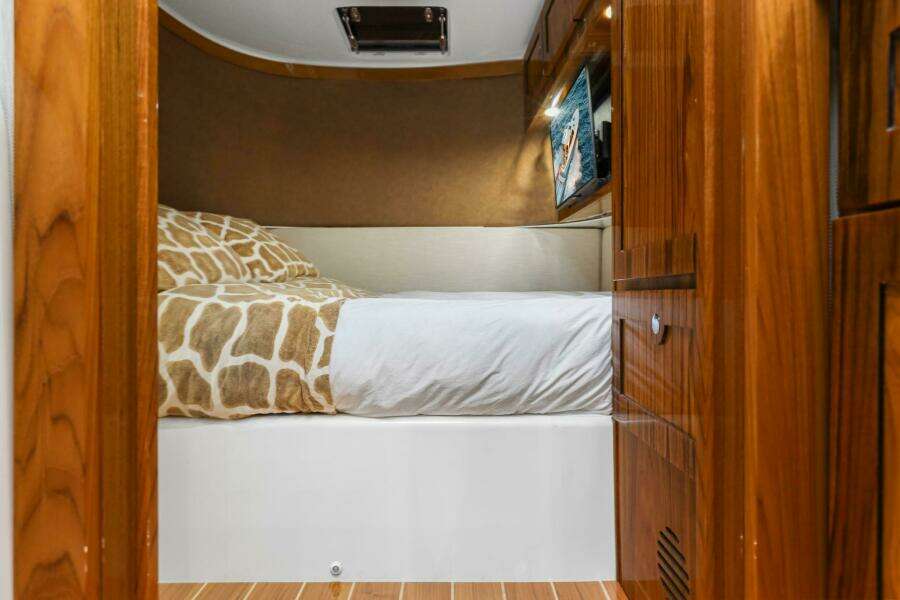 65ft HCB Yacht For Sale