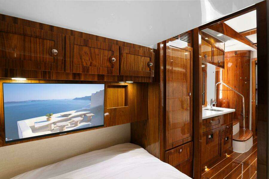 65ft HCB Yacht For Sale