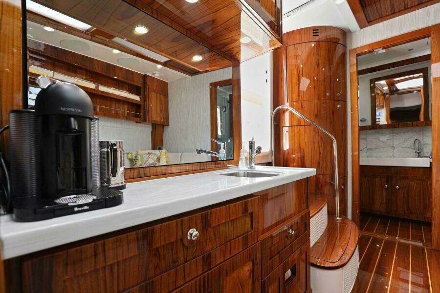 65ft HCB Yacht For Sale