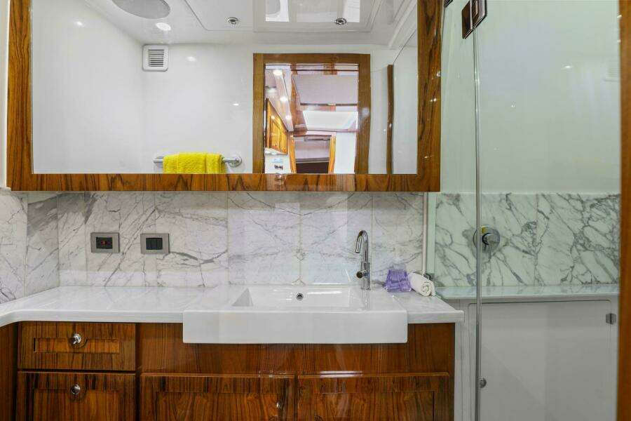 65ft HCB Yacht For Sale