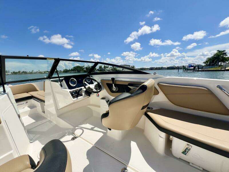 21ft Sea Ray Yacht For Sale