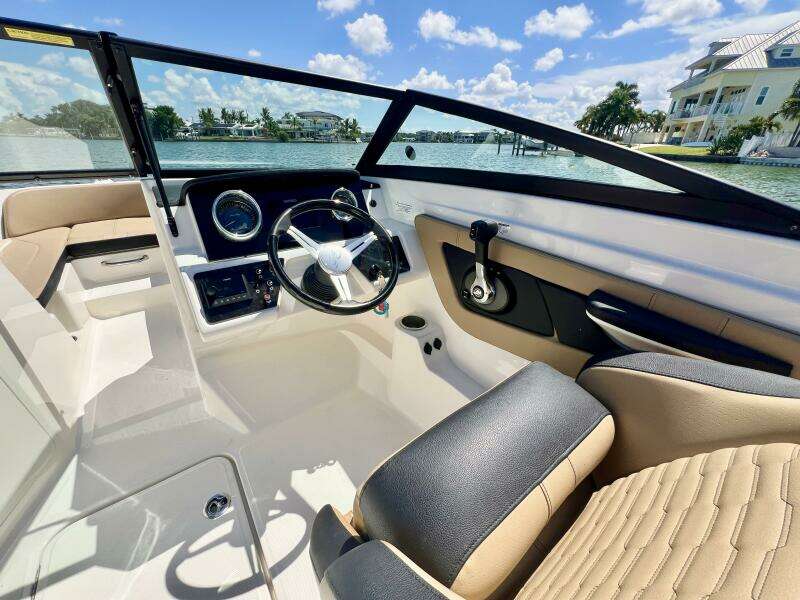 21ft Sea Ray Yacht For Sale