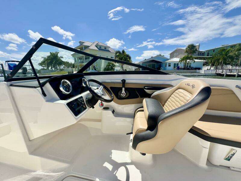 21ft Sea Ray Yacht For Sale
