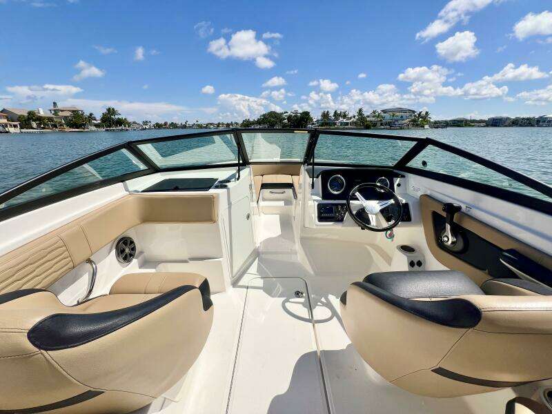 21ft Sea Ray Yacht For Sale