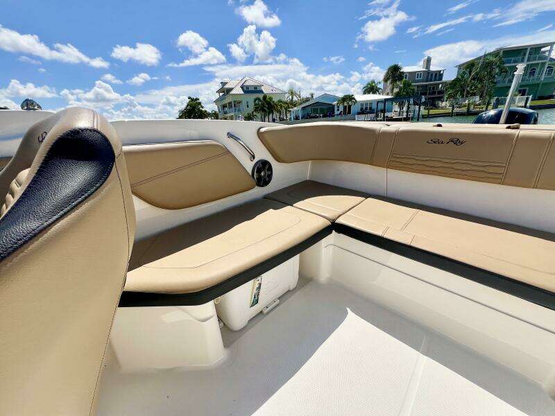 21ft Sea Ray Yacht For Sale