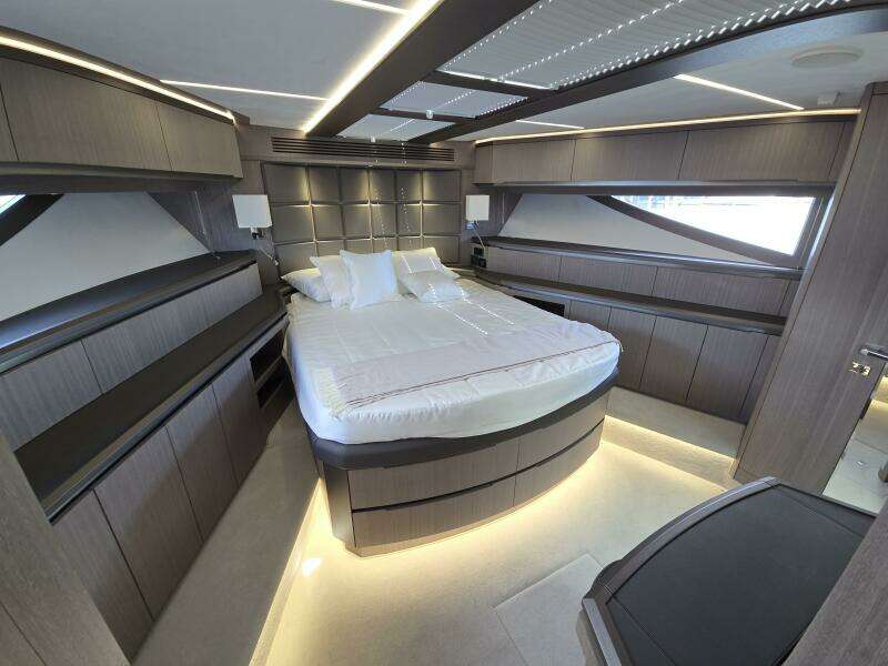 64ft Galeon Yacht For Sale