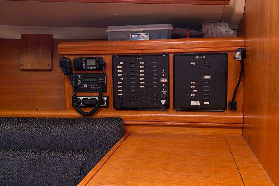 Kokua 33ft Hunter Yacht For Sale