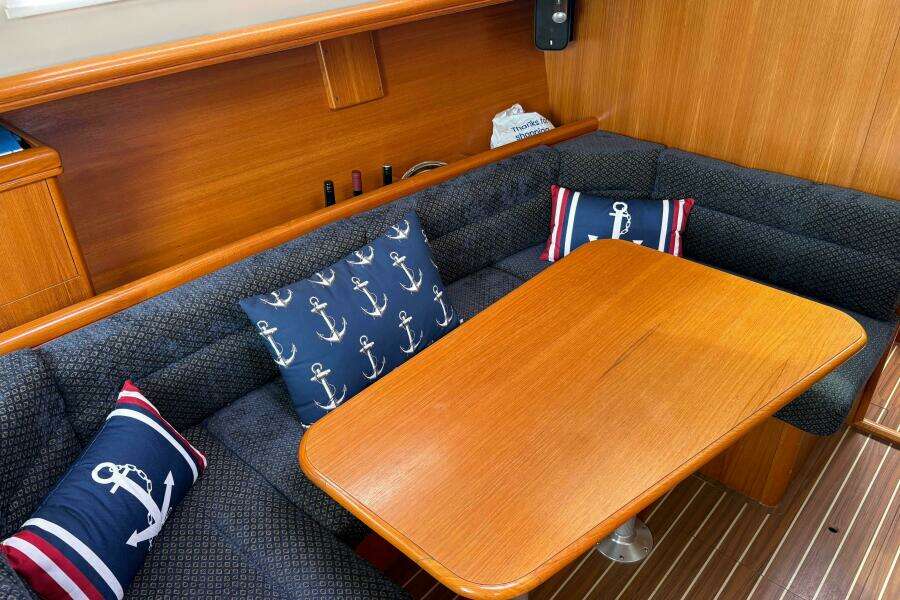 Kokua 33ft Hunter Yacht For Sale