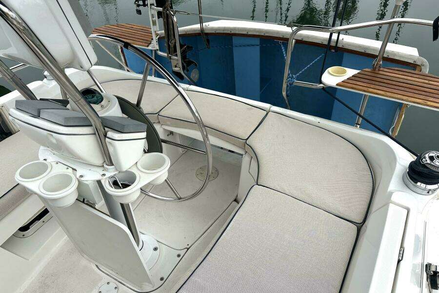 Kokua 33ft Hunter Yacht For Sale