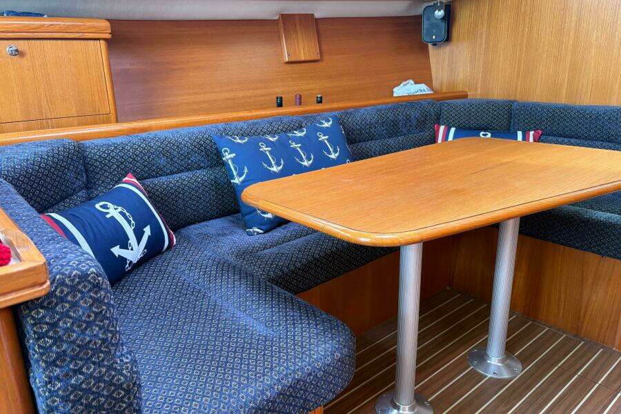Kokua 33ft Hunter Yacht For Sale