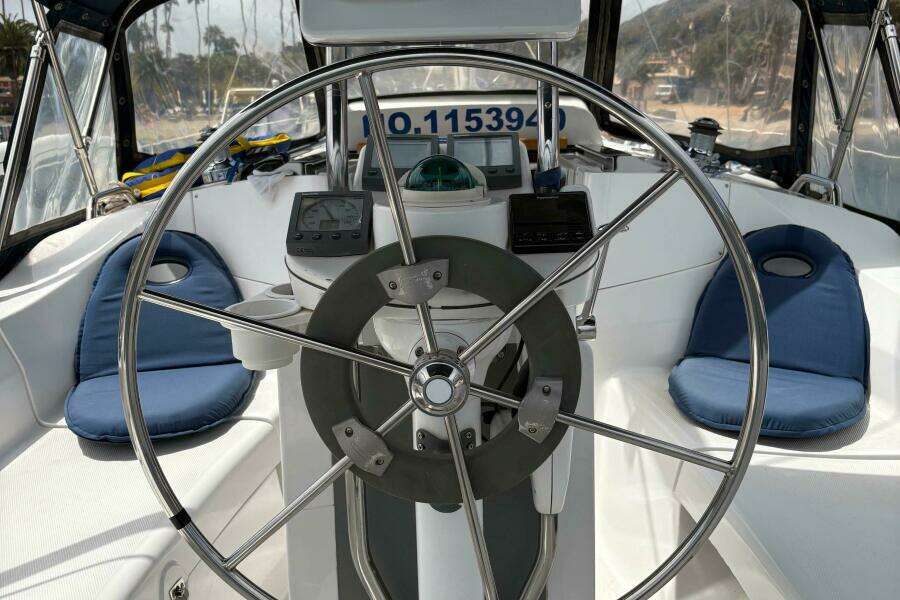 Kokua 33ft Hunter Yacht For Sale