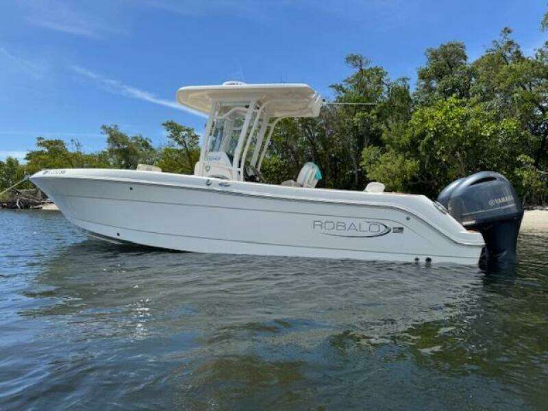 24ft Robalo Yacht For Sale